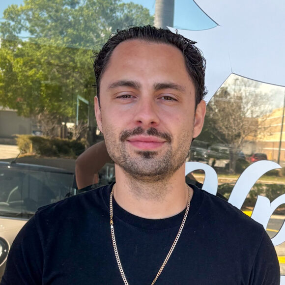 Auston, Barber at Uptown Barbershop in St. Petersburg, FL